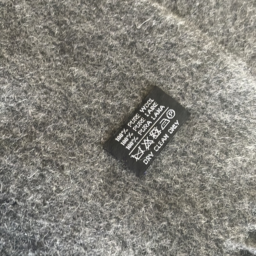 YSL 100% wool Gray scarf - Picture 6 of 11
